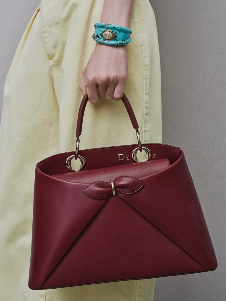 dior-cigale-bag-jonathan-anderson-s-next-quiet-icon-decoded-la-forma