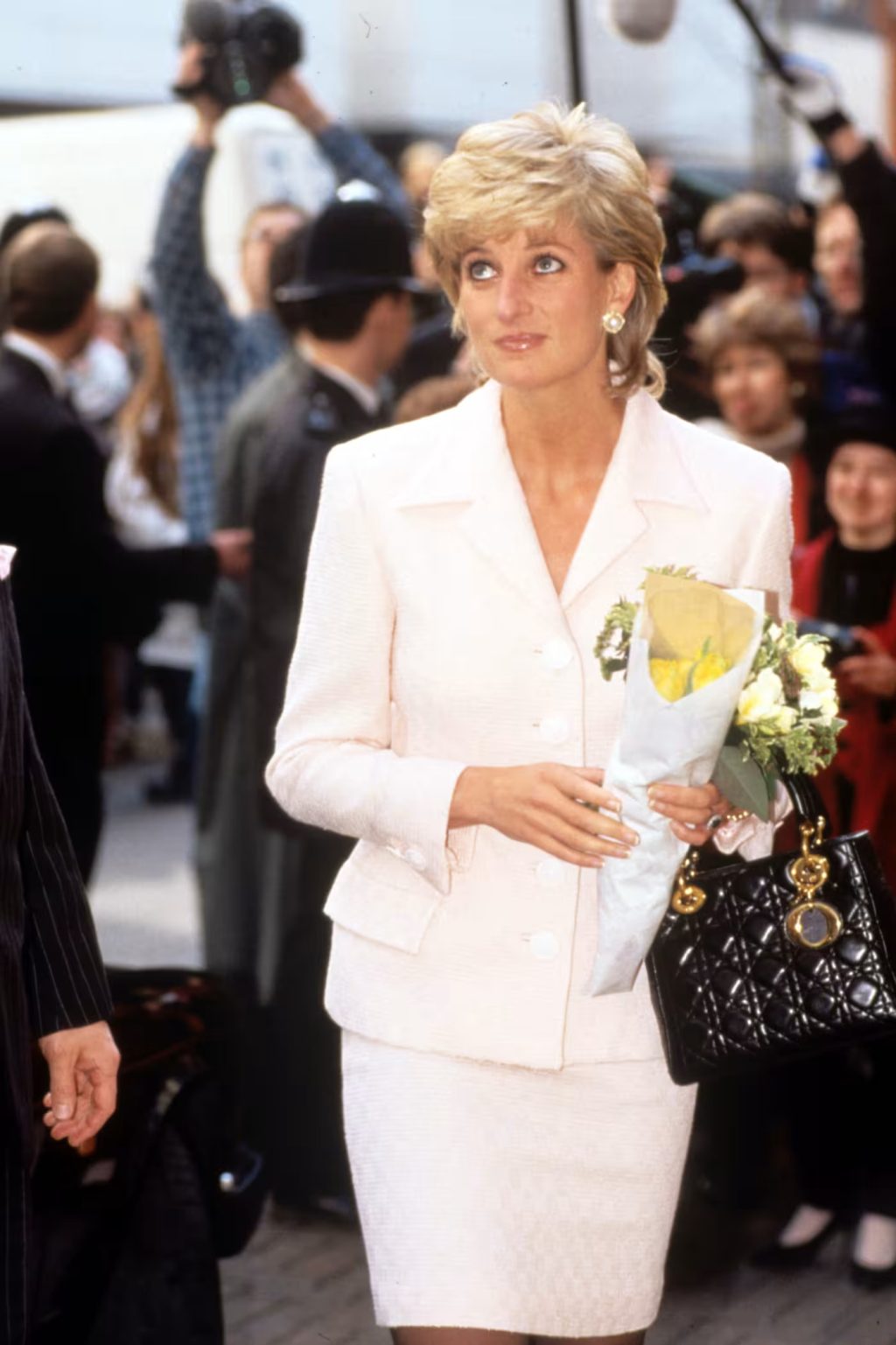 Diana visiting a hospital in London, 1996 © Shutterstock