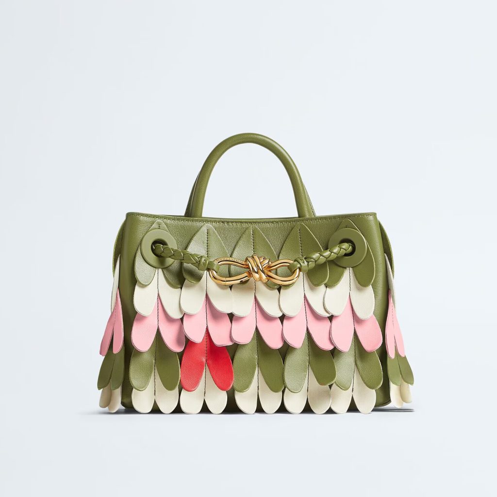 バッグ BOTTEGA VENETA Bag detail. Bottega Veneta Spring/Summer 2026 by @louise_trotter_