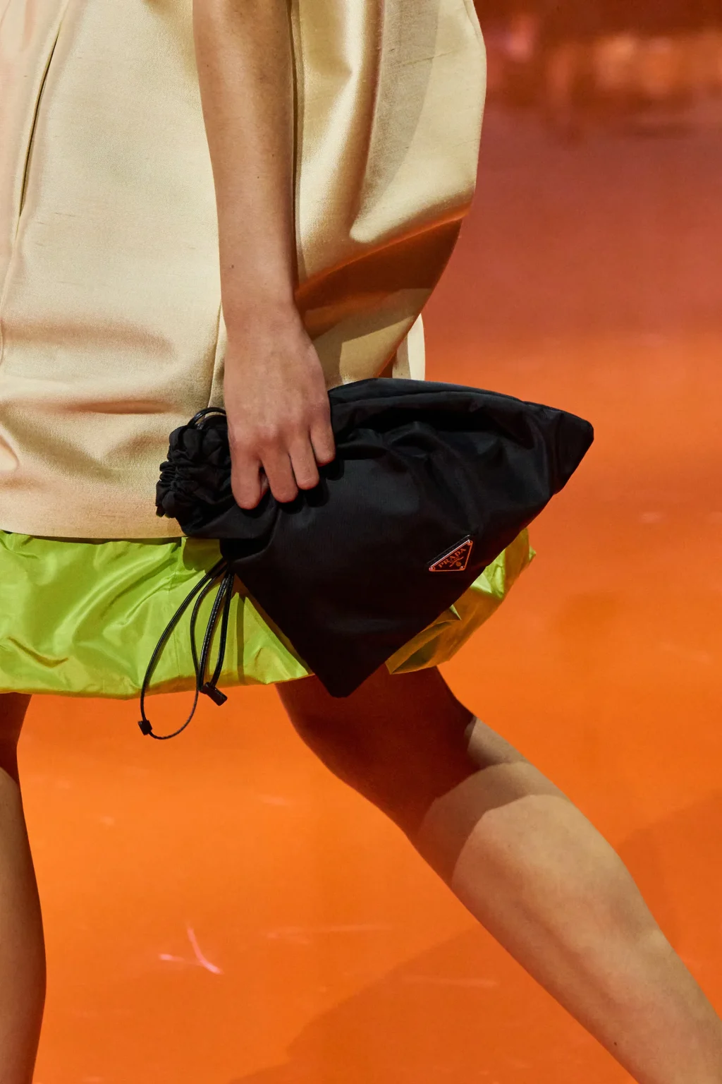 バッグ Prada Sport Body Bag Unisex Bum Bag 機能性を、デザイン美へと昇華するプラダ──2026年春、バッグと財布の